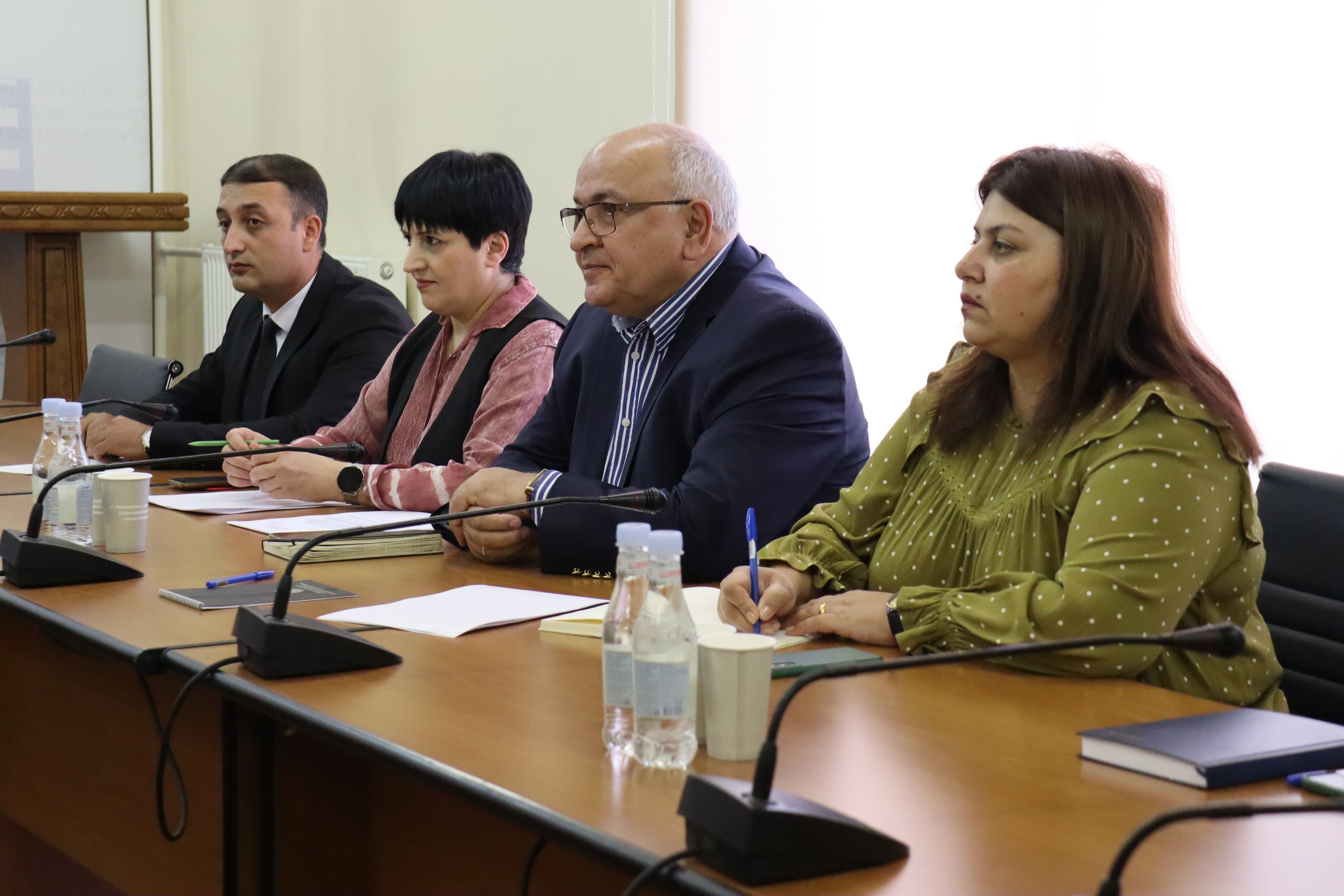 ՏԿԵ նախարարի Վաչե Տերտերյանն  ընդունել է Ասիական զարգացման բանկի ներկայացուցիչներին