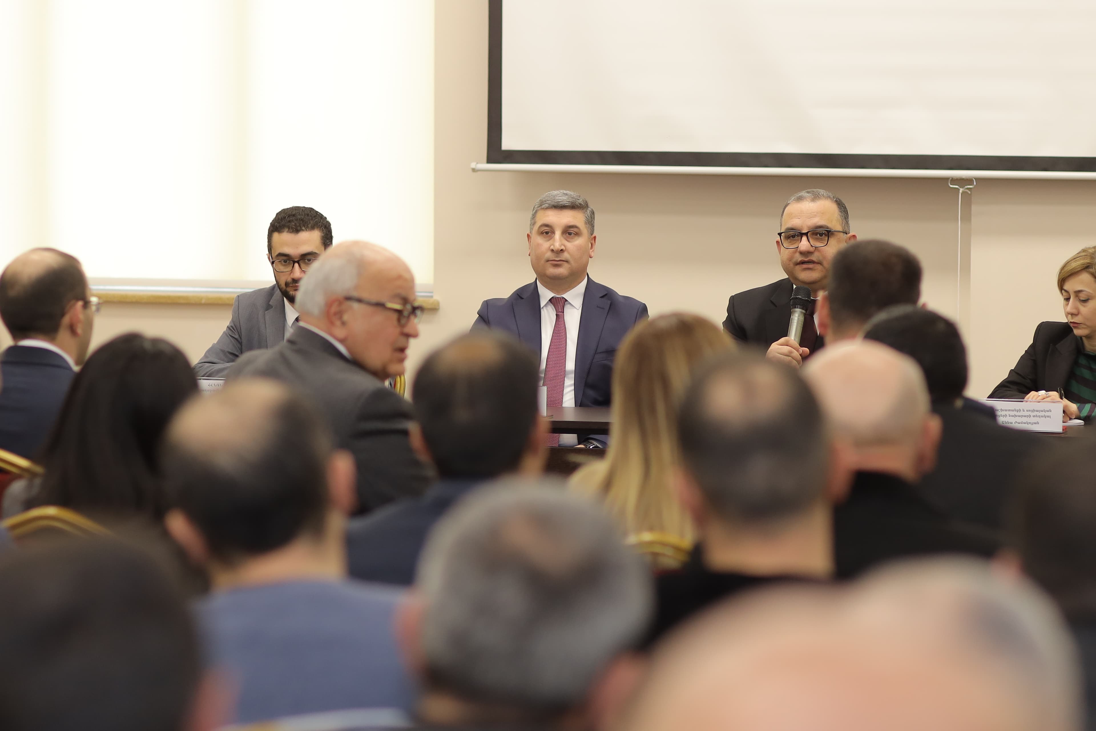 Տեղահանվածների է ներկայացվել բնակապահովման ծրագրի մանրամասները