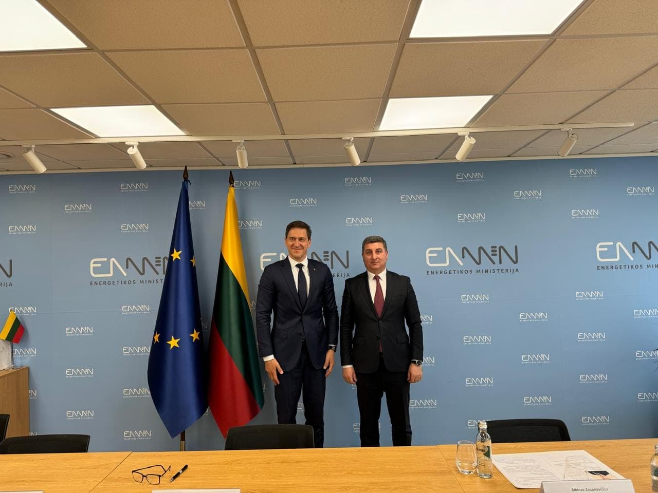ՀՀ ՏԿԵ նախարար Գնել Սանոսյանը Վիլնյուսում հանդիպել է Լիտվայի Հանրապետության էներգետիկայի նախարար Դաինյուս Կրեյվիսի հետ