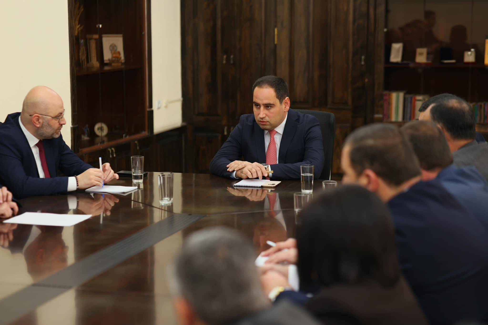 ՀՀ ՏԿե նախարար Դավիթ Խուդաթյանը Շիրակի մարզպետարանում աշխատանքային խորհրդակցություն է անցկացրել